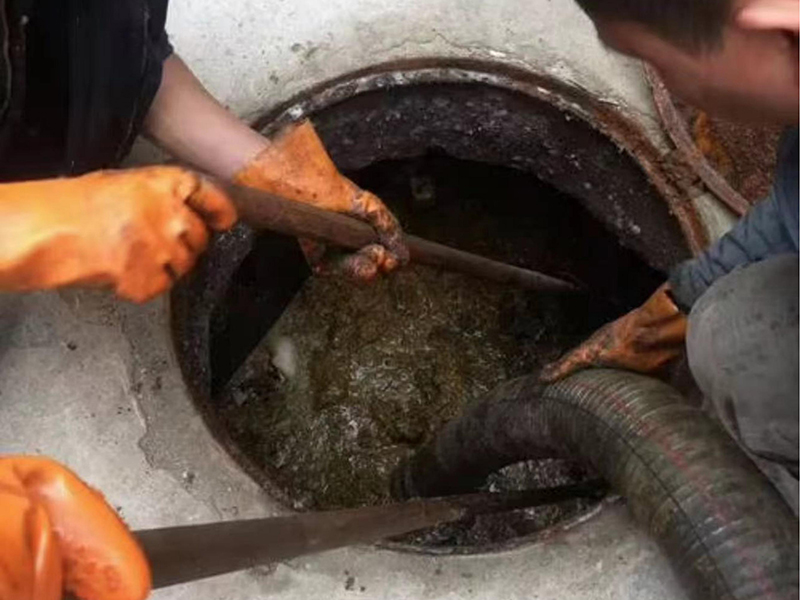 滁州清理化粪池时如何避免沼气的危害?